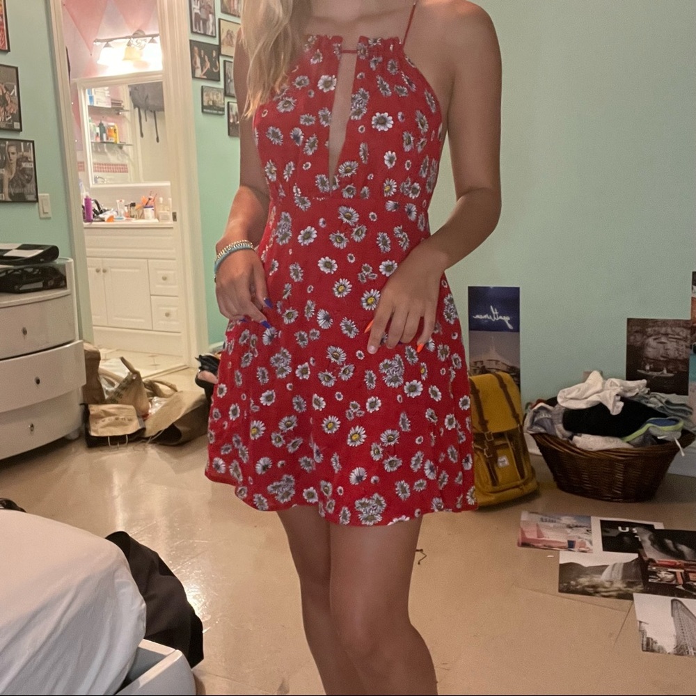 Red daisy dress